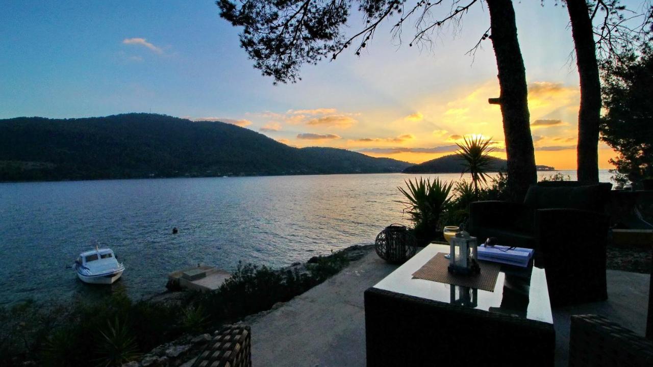 Holiday Home Bili Zal Vela Luka Bagian luar foto