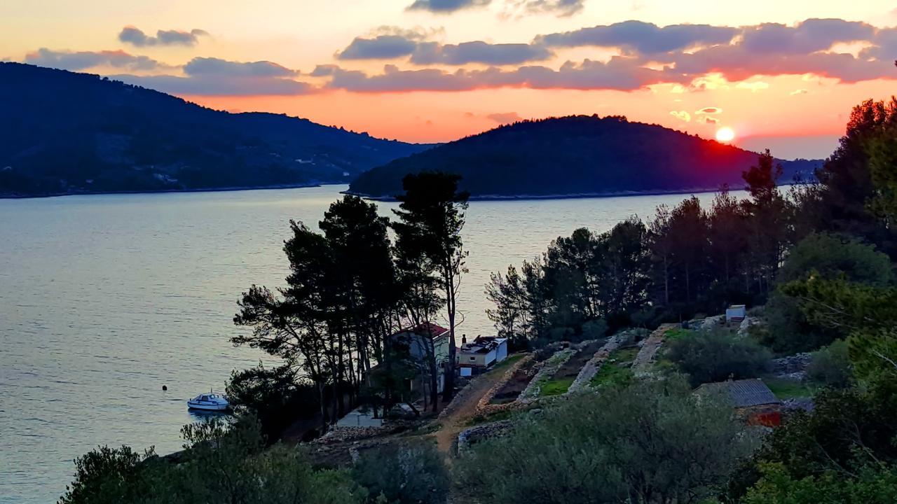 Holiday Home Bili Zal Vela Luka Bagian luar foto